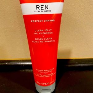 REN Clean Skincare Clean Jelly Oil Cleanser